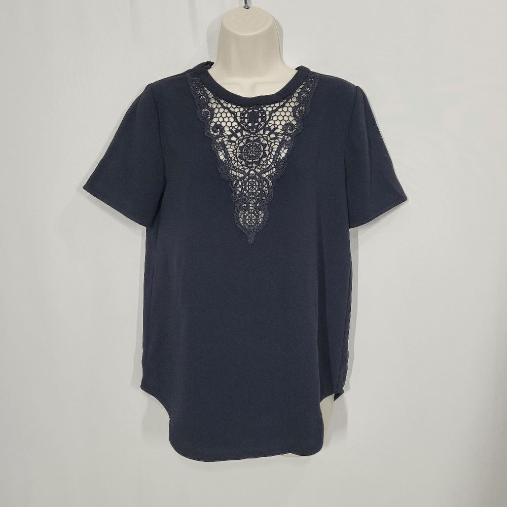 Club Monaco Imani Top Chemise Soot Black V-neck Lace Front Short Sleeve XS